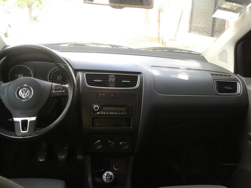 Volkswagen Suran 1.6 Highline 101cv 11c 2011
