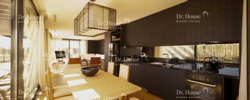 Moderna Casa De Lujo Con Piscina Y Vista Al Mar