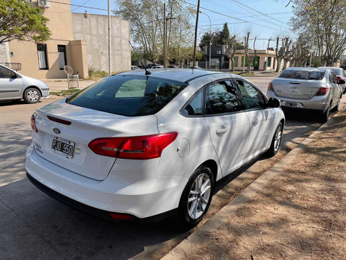 Imagen 7 de 18 de Ford Focus 4p Mt Vendo/permuto