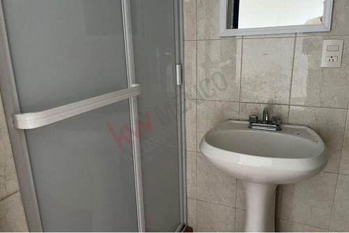 Espectacular Casa En Venta En San Isidro, Con Un Enorme Jardin Y Alberca.