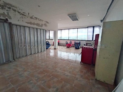 Edificio Comercial En Venta En Avenida Libertador Barquisimeto Lara. Código 23-15252 Excelente Oportunidad Al Mejor Precio Negociable!!!. Comunicate Conmigo! Gracias. Pregunta Sin Compromiso Kv #