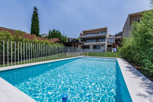 Casa En Venta De 5 Dorm. En Lo Barnechea