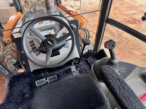 Retroescavadeira Case 580n Cabine Fechada Com Ar Condicionad