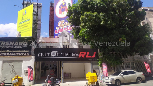 Local En Alquiler Bello Monte Mls #24-12284 Se Trata De Un Local De 19 Metros Cuadrados Ubicado A Pie De Calle En Una Ubicación Céntrica (cerca Del Cc El Recreo) Cuenta Con Un Baño Y Es Ideal Para Cua