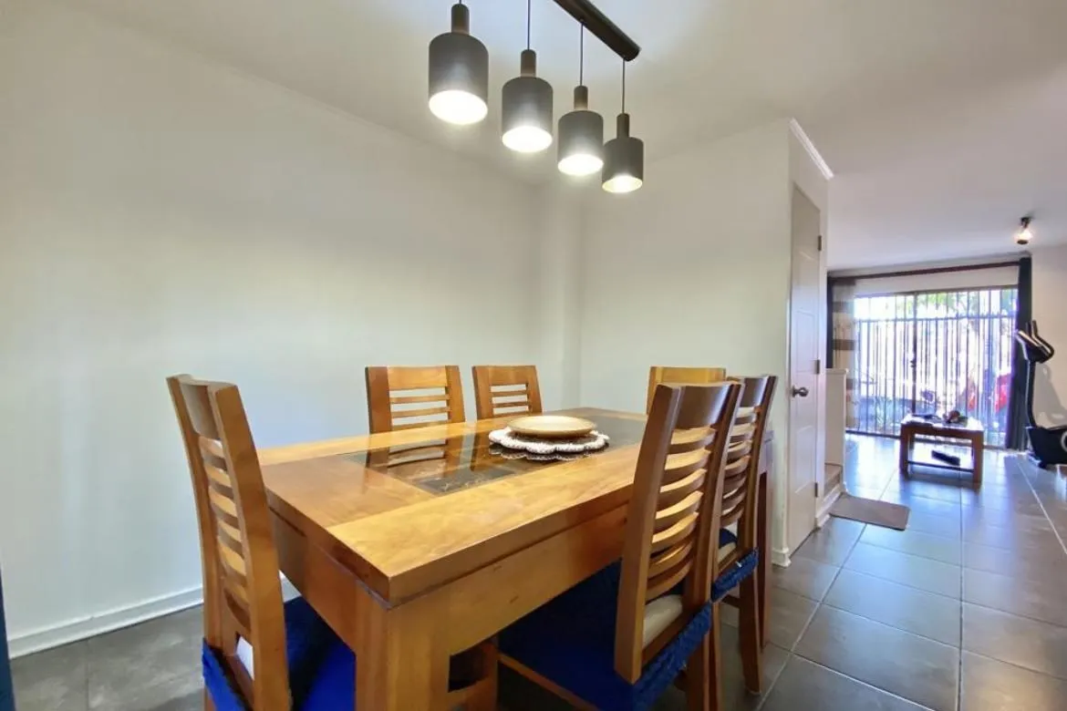Imagen 4 de 18 de Casa En Venta De 3 Dorm. En Maipú Barrio El Rosal