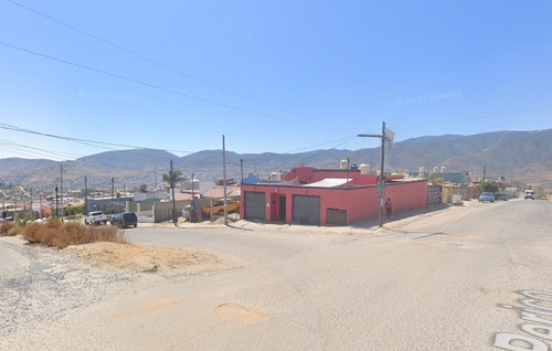 Sk01- Casa En Remate Bancario En Blvd. Kumiai, Colinas Del Magiasterio, Ensenada, Bc. (65% Debajo De Su Valor Comercial)
