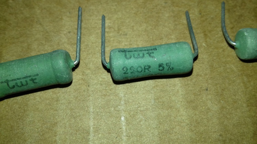 30 X Resistor De Fio 5 Watts 220r Kit Com 30 Peças J674