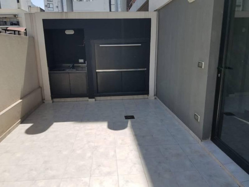 Imagen 24 de 30 de Monoambiente O Estudio Profesional A Estrenar, Con Balcón Y Terraza Común Con Parrilla