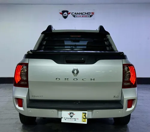 Renault Oroch 2.0 intens 4x4 mecanica (financiamiento) 1 dueño