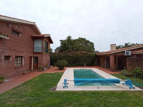 Imagen 2 de 17 de Casa En Venta Mas Consultorio Con Piscina Climatizada