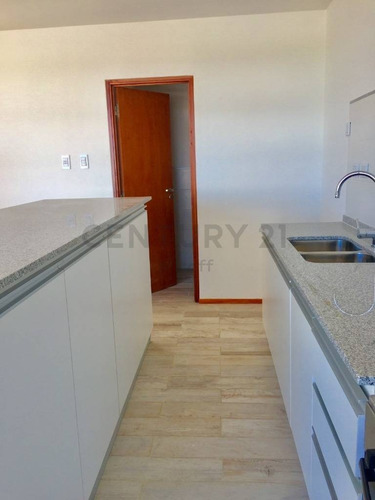 Imagen 3 de 18 de Departamento Piso De 2 Dormitorios Con Cochera A Estrenar En Venta En La Plata