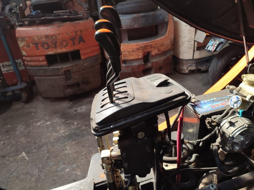 Imagen 6 de 16 de Autoelevador Doosan 1800kg Nafta/gas Motor Hyundai Torre Tri
