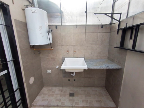 Alquiler Ciudad Madero 2 Amb. En Primer Piso Con Patio