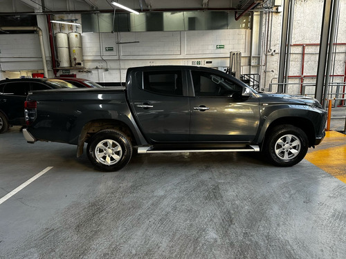 Mitsubishi L200 2.4 Cabina Doble 4x2 Mt