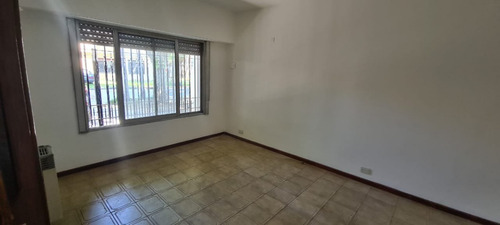Imagen 2 de 15 de Casa De 3 Amb. Con Amplio Patio