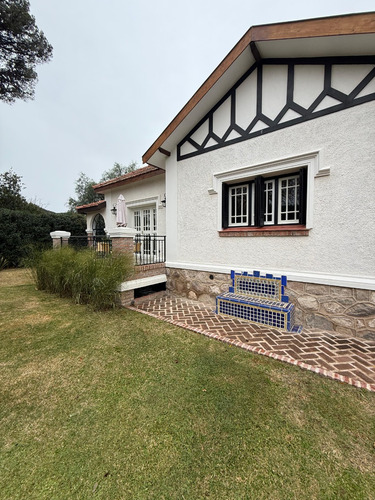 Venta Casa En La Cumbre De 3 Dormitorios.