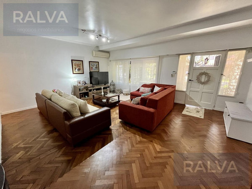 Imagen 4 de 30 de Casa 7 Ambientes - Jardin - Parrilla - Villa Adelina