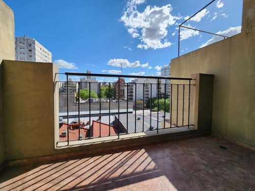 Venta. Departamento En Duplex 2 Ambientes Divisibles Como 3 Ambientes. Caballito. Financiacion