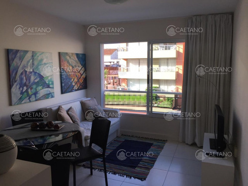 Alquilo Apartamento Por Invierno (marzo A Noviembre), 1 Dormitorio, Península, Punta Del Este.