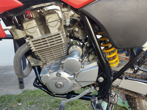 Imagen 3 de 5 de Honda Tornado 250 2018