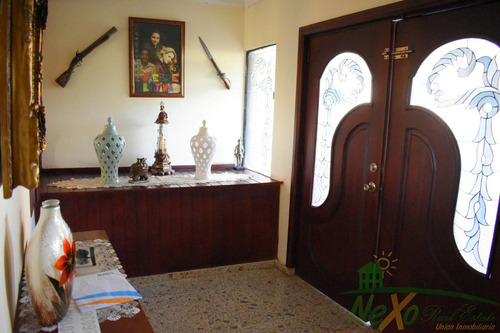 Imagen 5 de 14 de Amplia Casa Con Piscina En Excelente Zona Santiago (trc-146)