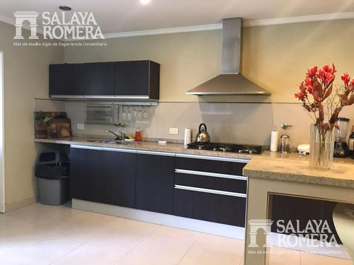 Imagen 7 de 19 de Casa En Venta 6 Ambientes En Amplio Lote Parque Cisneros -