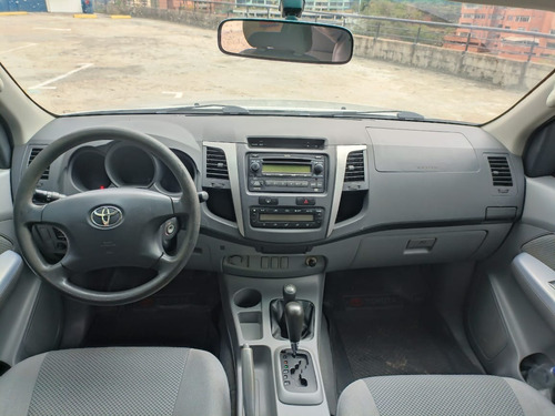 Imagen 5 de 8 de Toyota Hylux Kavak 4x4 Automático