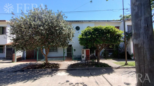 Venta Casa De 4 Ambientes Con Cochera En Quilmes
