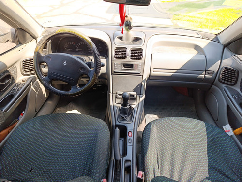 Renault Laguna 2 2.0 Rxe