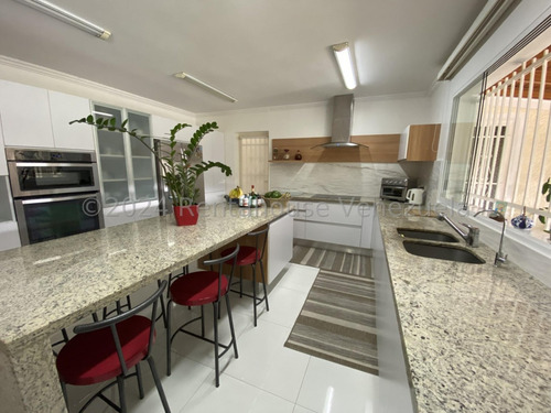 Estupenda Casa En Macaracuay 25-14084