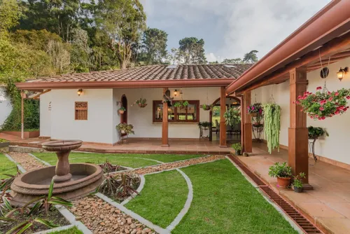 Casa En Venta En Las Palmas. Cod V11168