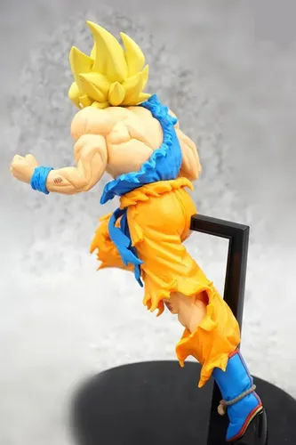Figura Modelo Dragon Ball Son Goku Del 50 Aniversario De Jug