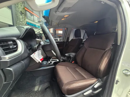 Toyota Fortuner 2.4 Sr Dsl 4x2 Aut 2020