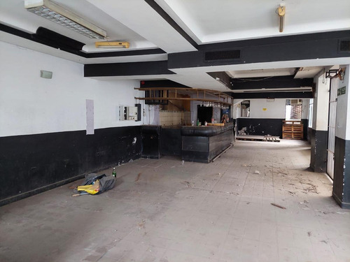 Imagen 1 de 13 de Local Comercial En Alquiler Av Alem 600