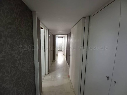 Imagen 18 de 29 de Santa Eduvigis Mls# 22-3891 Wendy Marrero 0424-1275714/ 0426-5178744.-