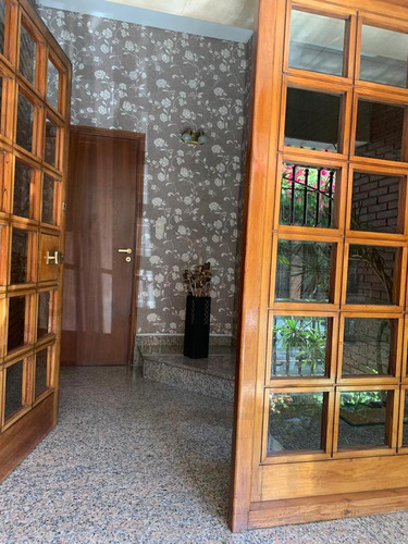 Venta De Chalet 5 Amb. S/lote 6.77x20m² En Caballito - Muy Buen Estado Y Ubicación