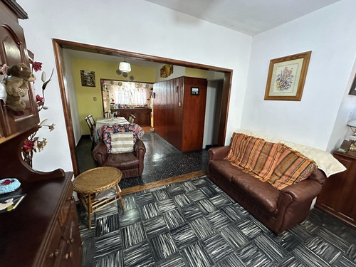 Casa En Venta 4 Dormitorios Y Cochera Moreno
