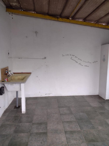 Casa En Venta - 3 Dormitorios 1 Baño - 450mts2 - Ensenada