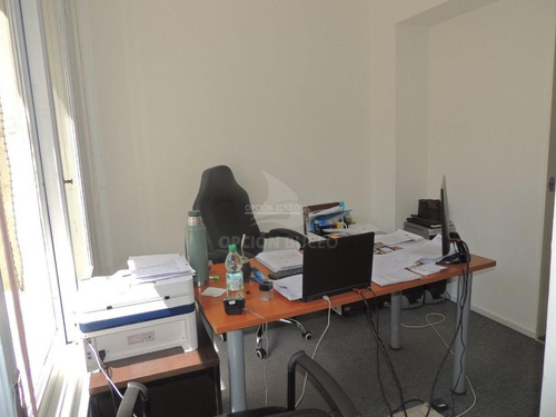 Venta De Oficina 3 Escritorios , Centro, Montevideo