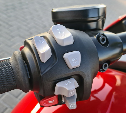 Imagen 15 de 17 de Triumph Rocket 3