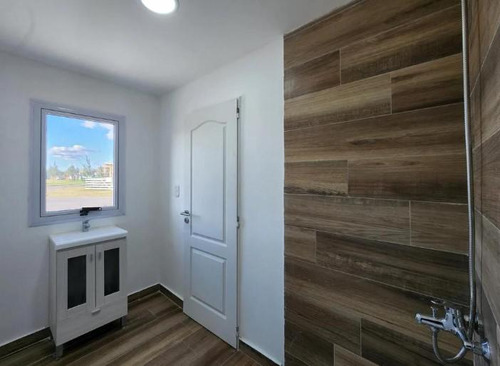 Imagen 27 de 30 de Casa Venta Naudir 4 Dormitorios Galeria Parrilla Pileta Gran Jardin