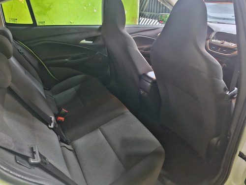 Chevrolet Onix plus 1.0 Lt Turbo 4p