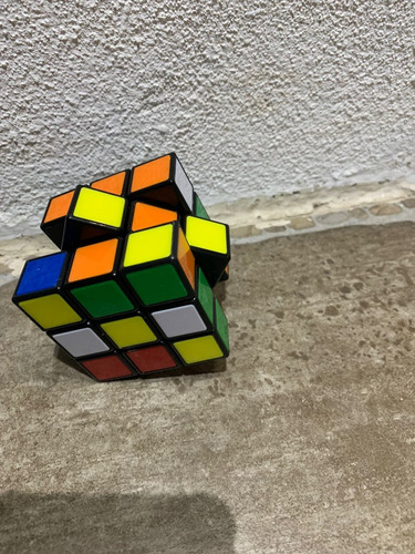 Cubo Rubiks Original Residente 3x3