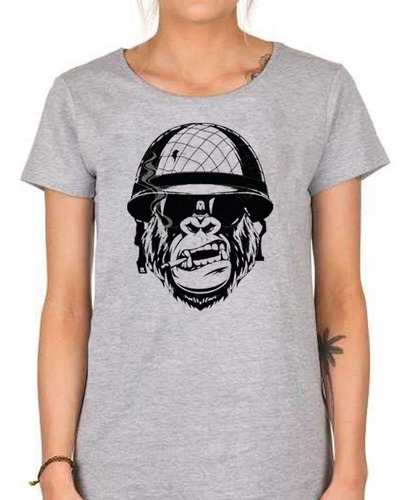 Remera De Mujer Mono Fumando Con Casco De Guerra