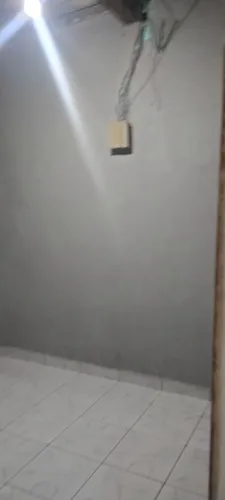 Casa 1 Quarto, Sala, Cozinha, Lavanderia E Banheiro.