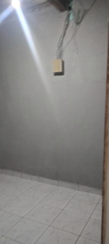 Casa Com 3 Cômodos E 1 Banheiro
