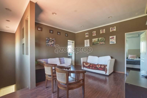 Imagen 18 de 27 de Lindisima Casa Con Mucha Luz Natural Sobre Espectacular Lote Interno De 1.372 M2