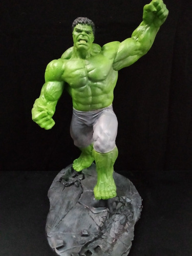 Figura Hulk Scultura Hecha En Resina De 30cm De Alto Aprox D