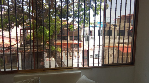 Casa Con Locales, La Atlantida