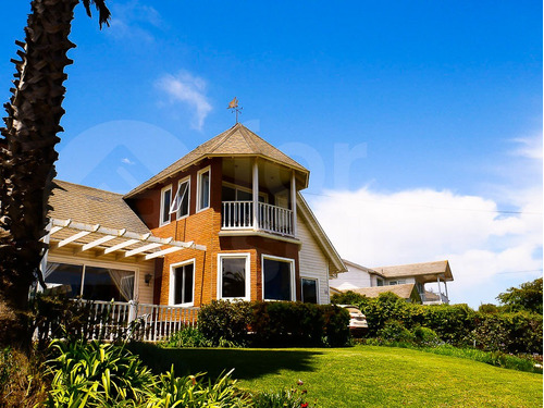 Casa Familiar En Zona Residencial, Invierte A Pasos Del Mar.